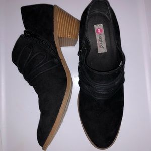 Black and brown Unleashed brand booties size 8.5